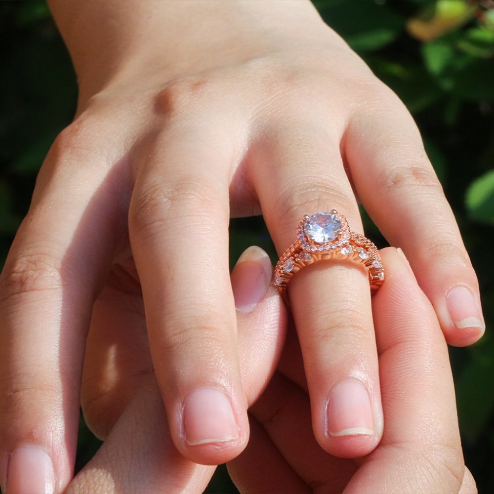*NEW 18K Rose Gold Diamond Halo 2PC Ring Set - Picture 6 of 7